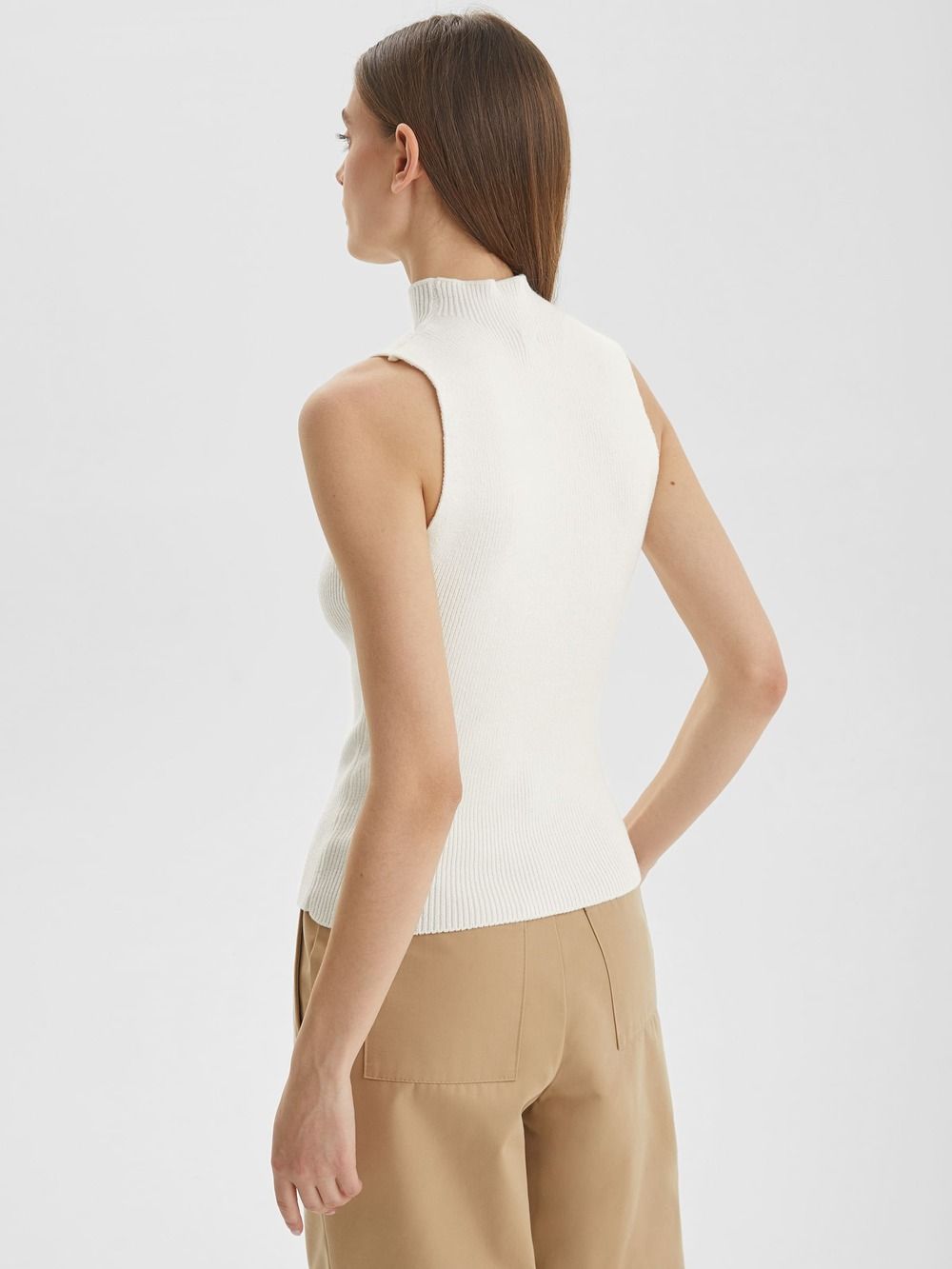 Топ с воротником стойка, молочный