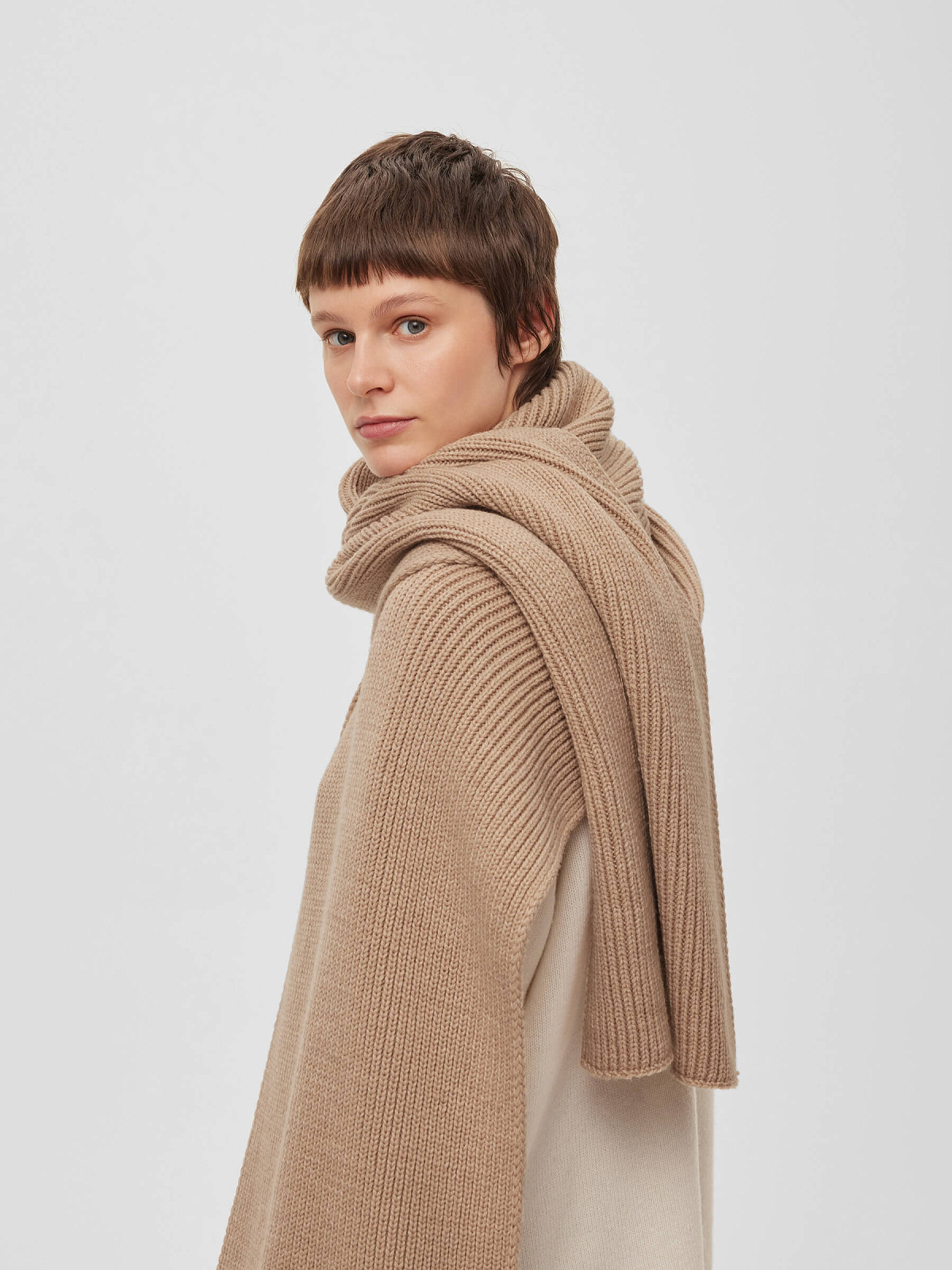 Шарф крупной вязки, бежевый