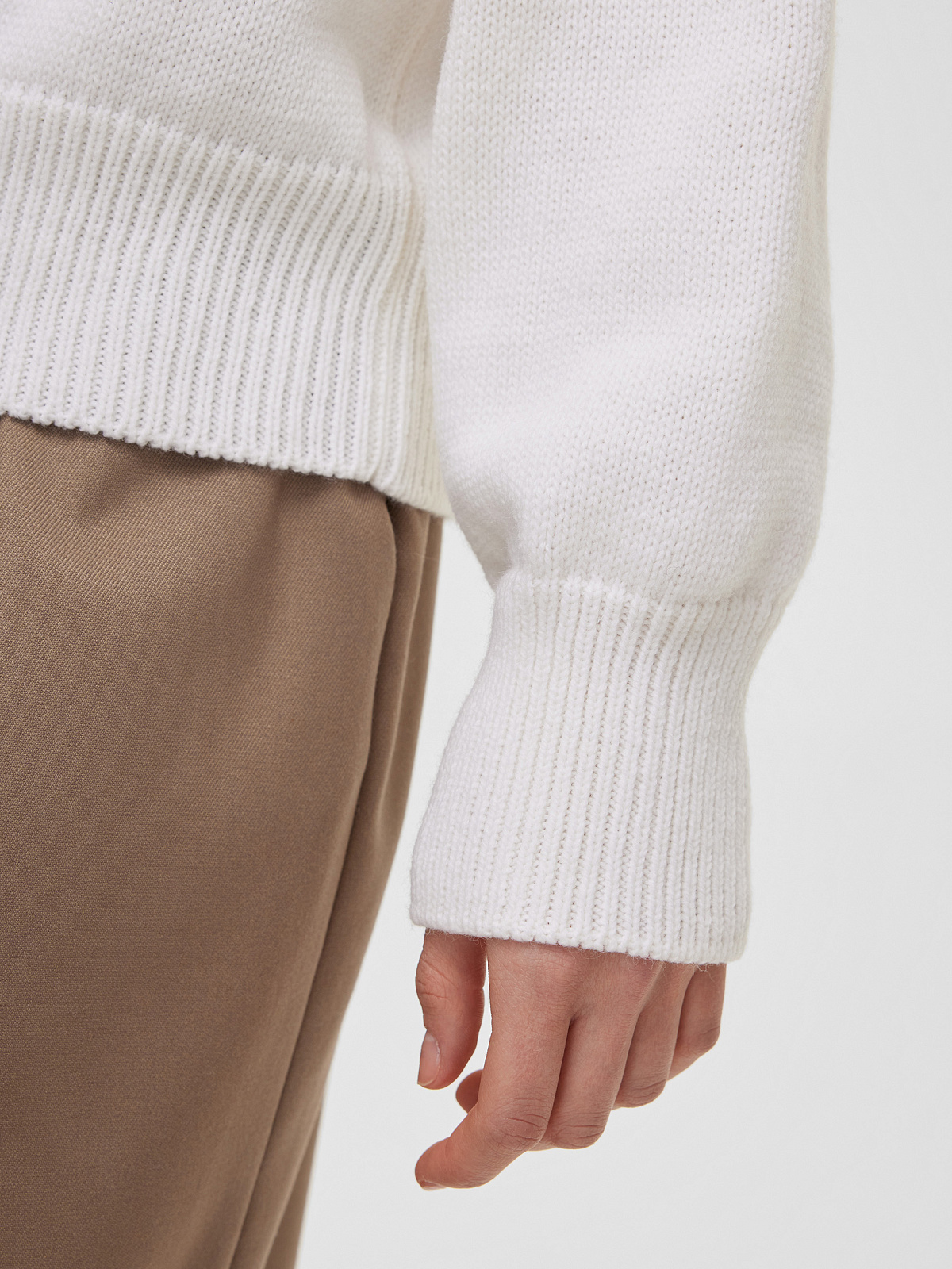 Джемпер свободного кроя, белый