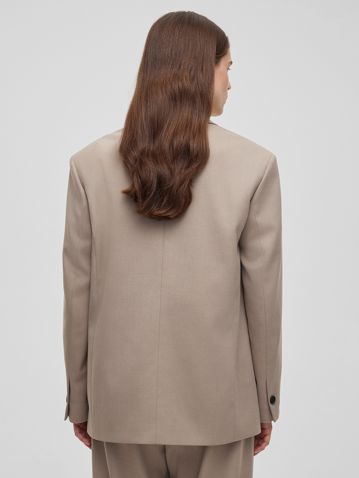 Жакет свободного кроя однобортный, серо-бежевый