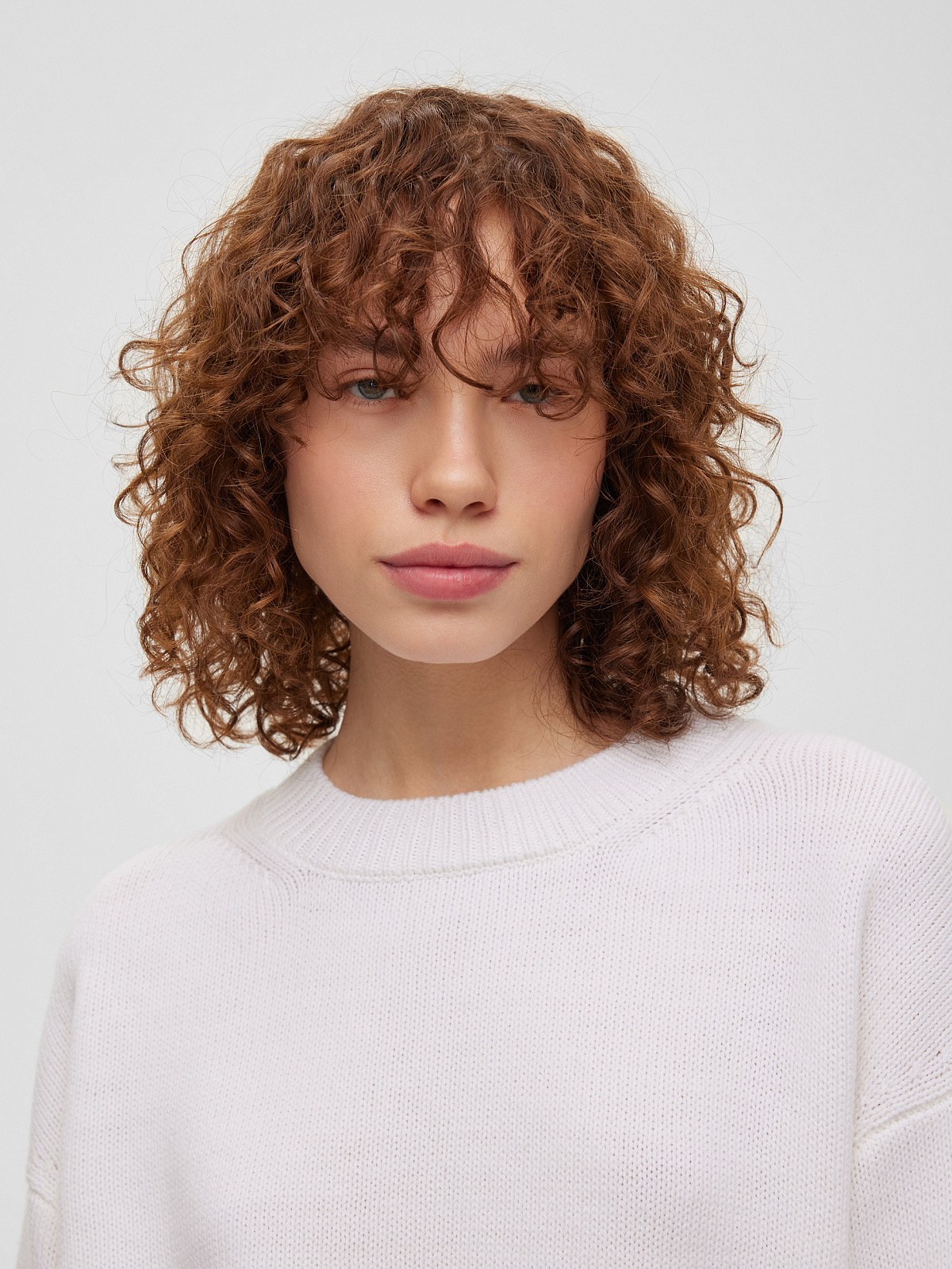 Джемпер свободного кроя, белый