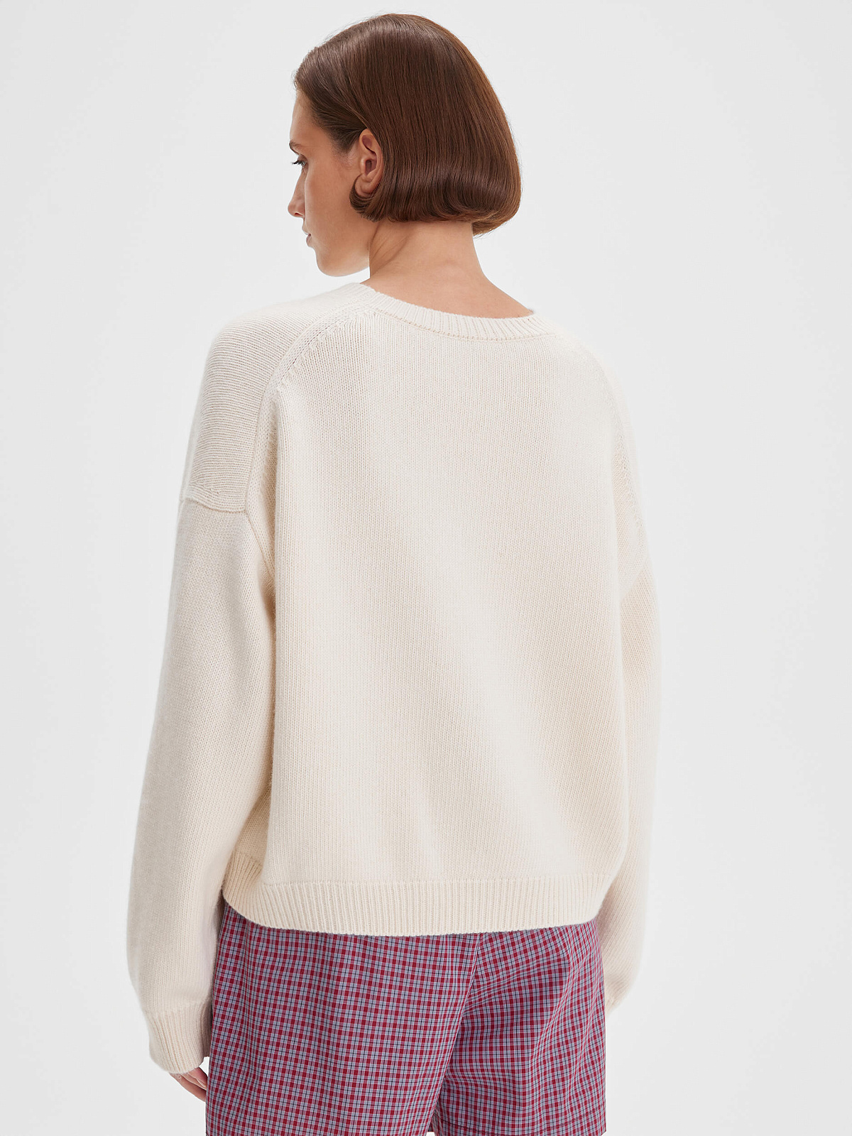 Джемпер с интарсией томаты черри, молочный