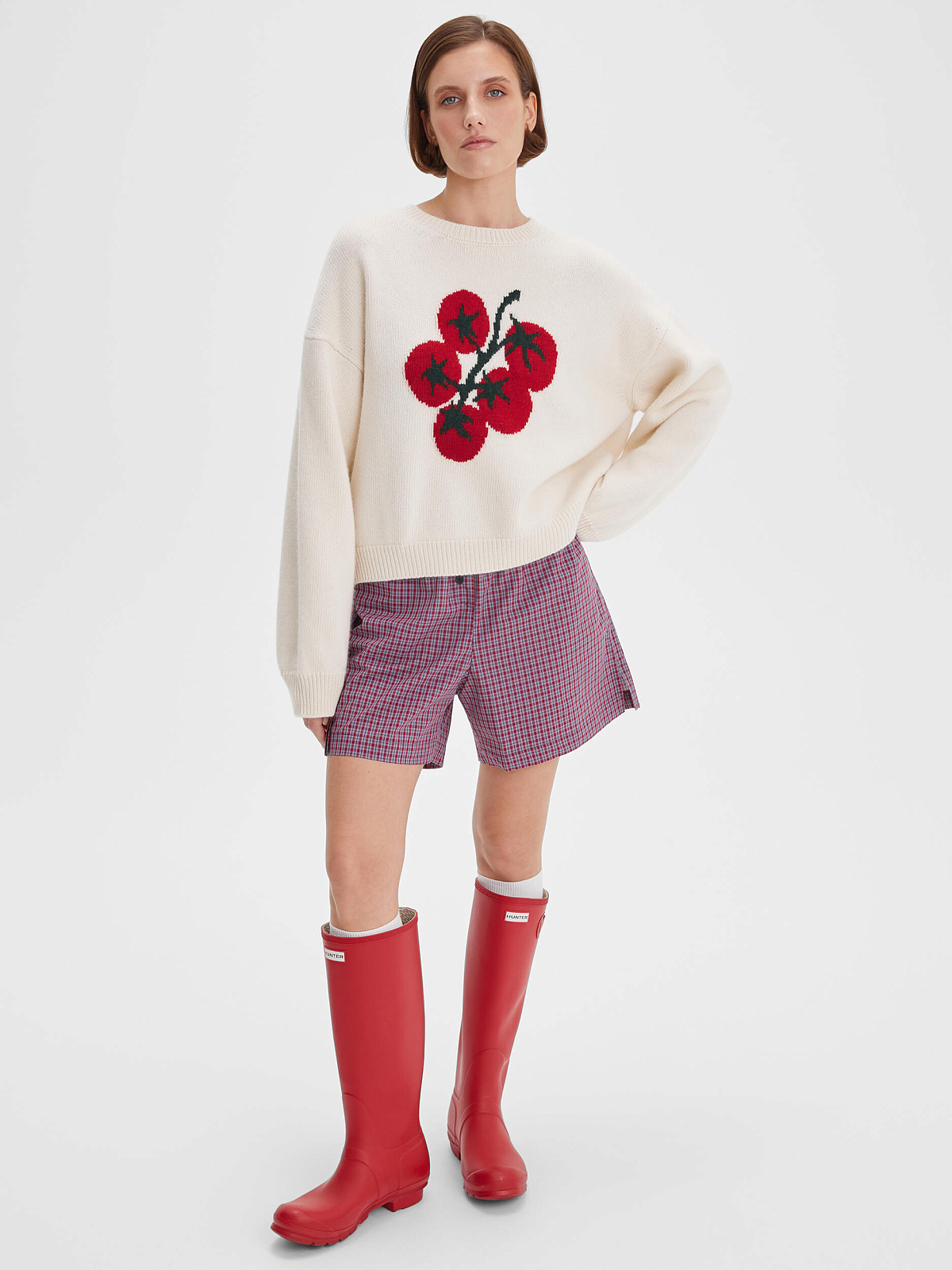 Джемпер с интарсией томаты черри, молочный