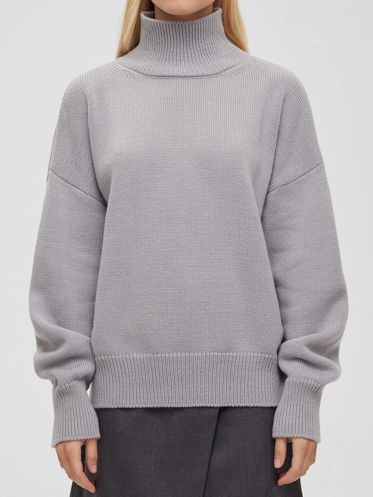 Свитер свободного кроя, светло-серый