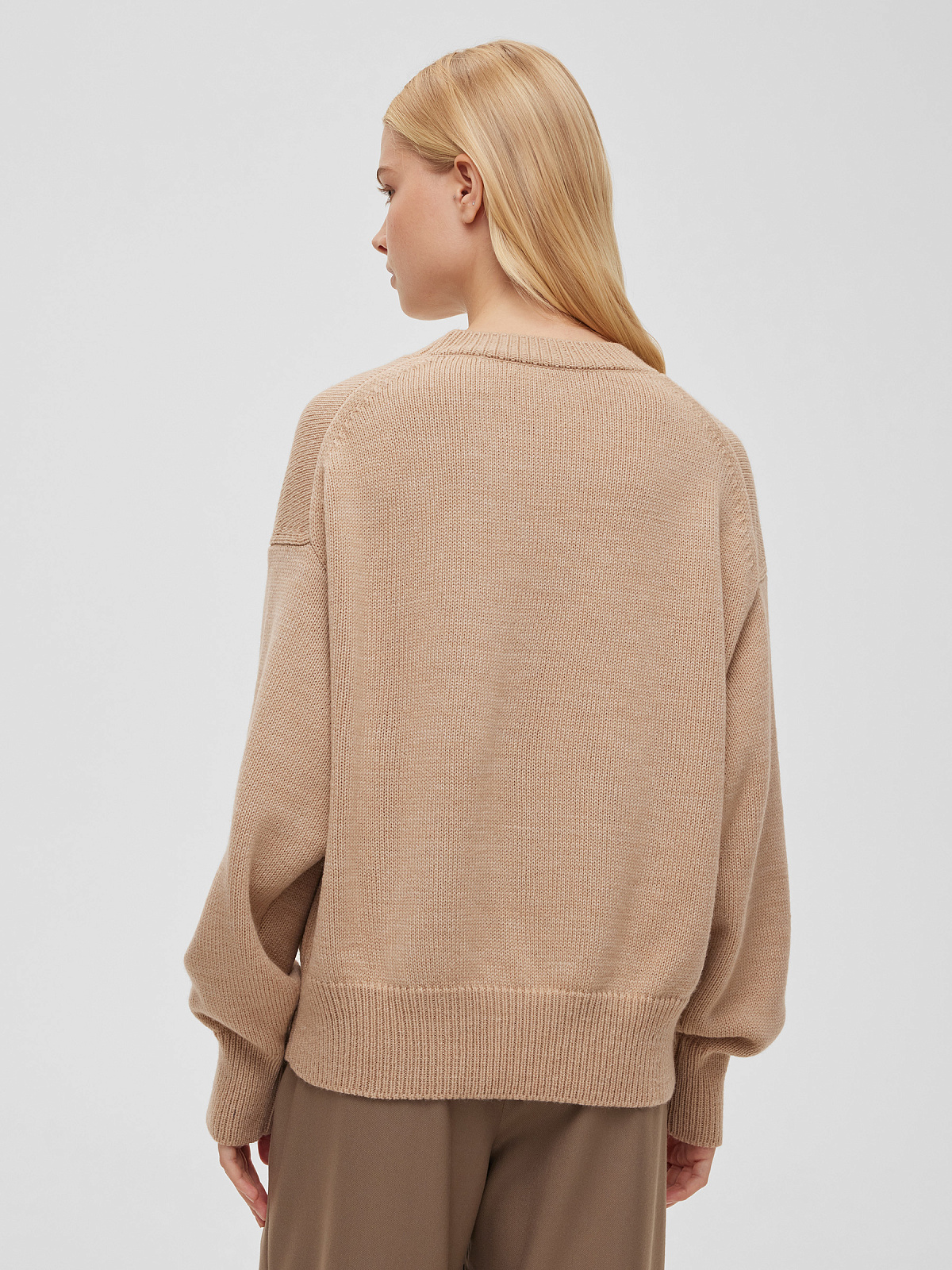 Джемпер свободного кроя, бежевый