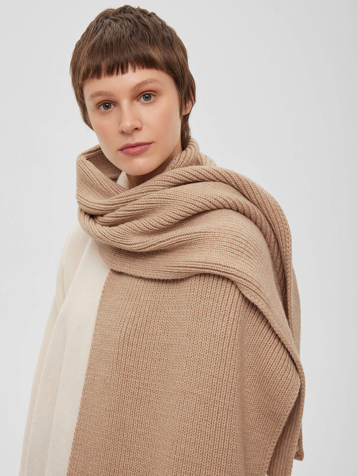 Шарф крупной вязки, бежевый