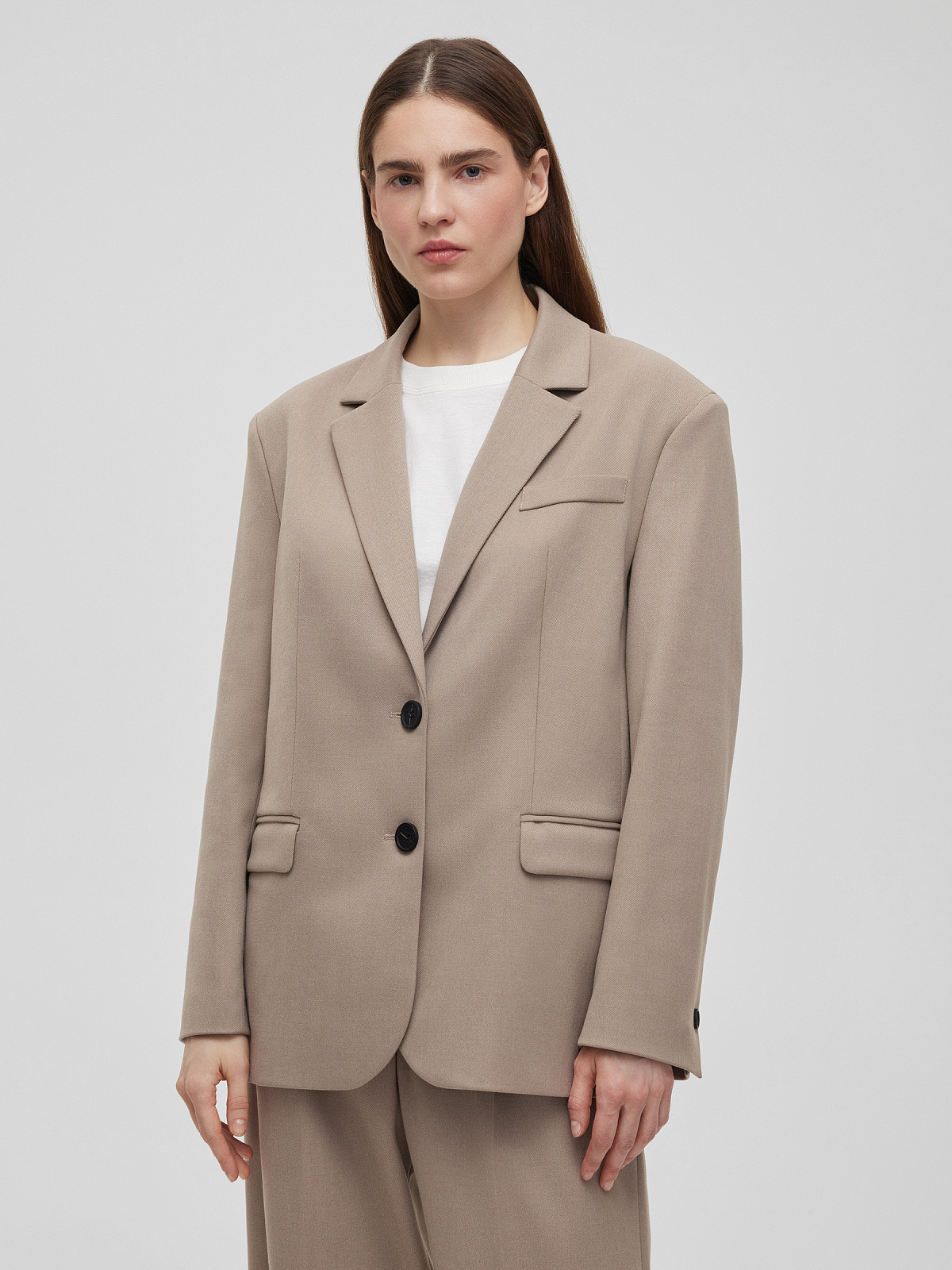 Жакет свободного кроя однобортный, серо-бежевый