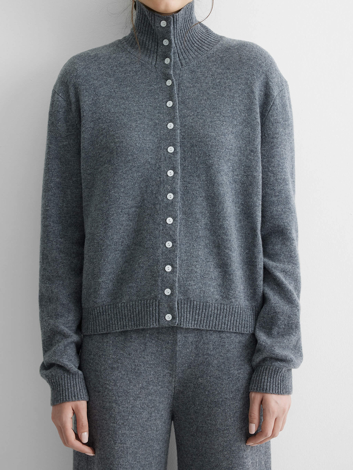 Кардиган с высоким воротником из 100% мериноса, серый