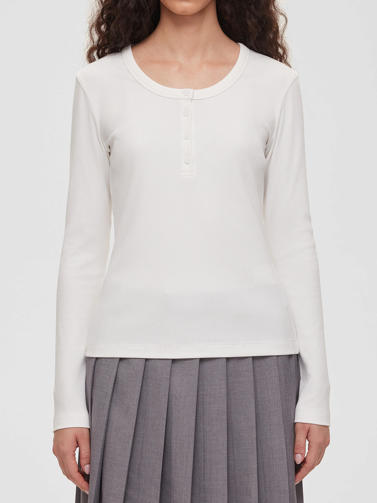 Лонгслив из трикотажа на пуговицах 0155, белый