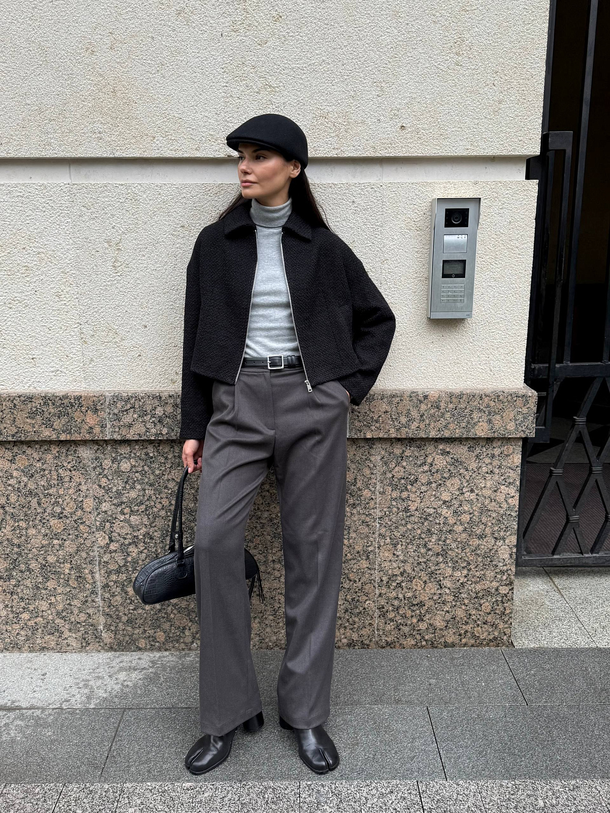 Брюки свободного кроя с защипами, графитовый