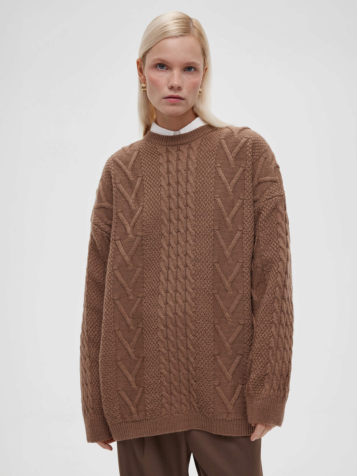 Джемпер удлиненный с косами, кофейный