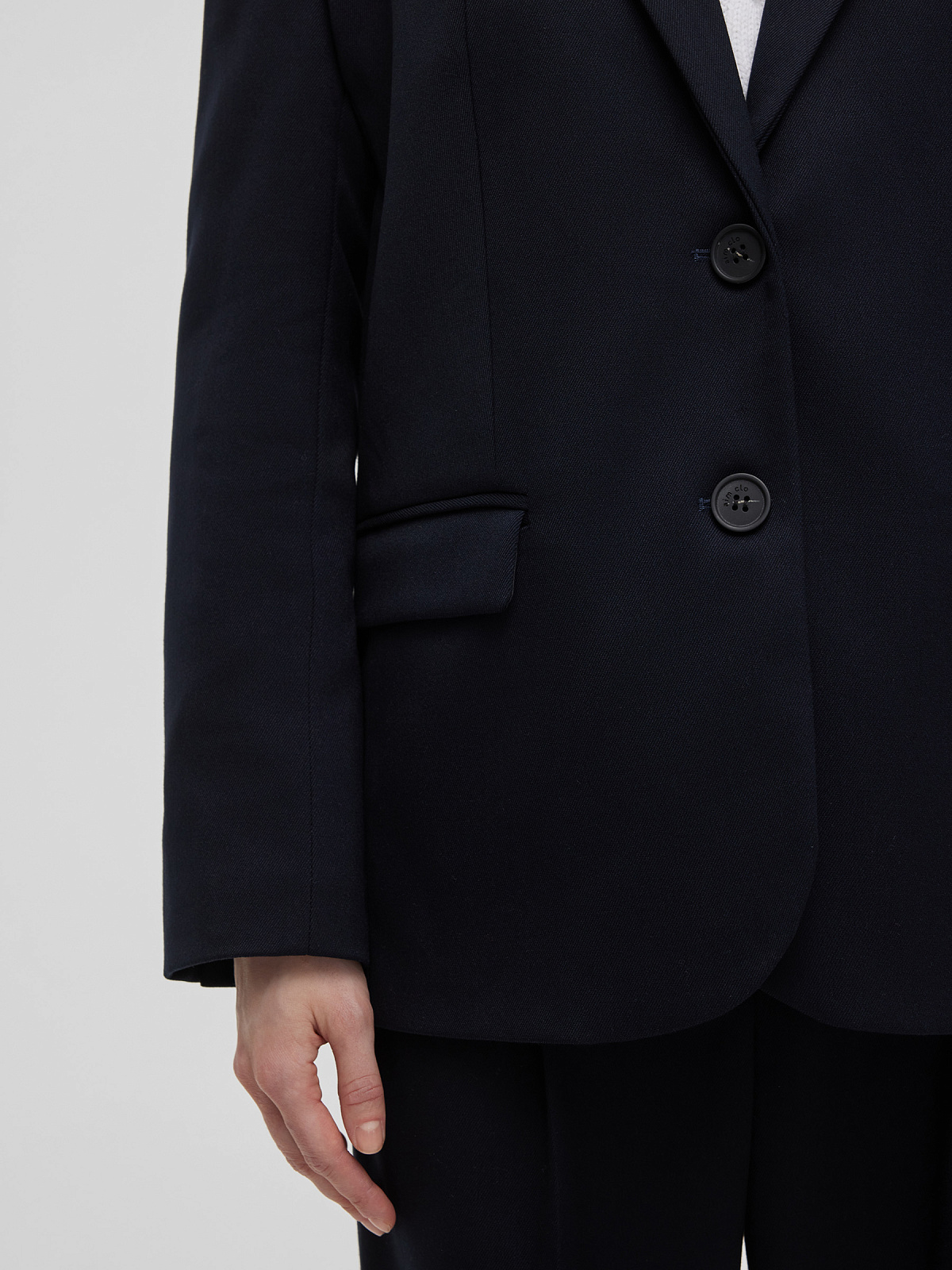 Жакет свободного кроя однобортный, тёмно-синий